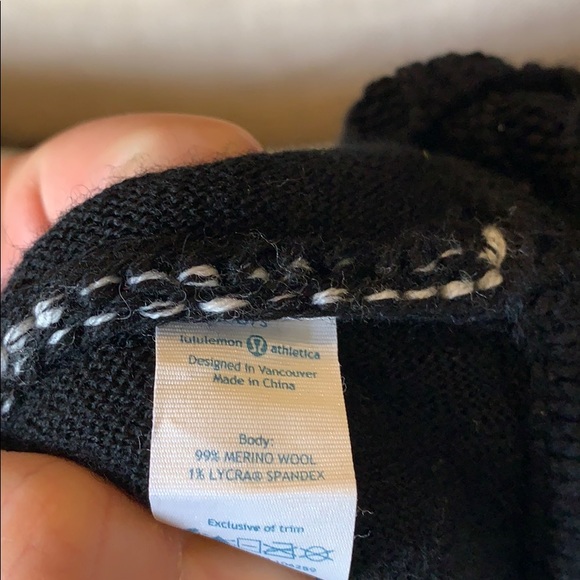 Lululemon Cozy Yogi Infinity Scarf multiuse merino - Picture 5 of 5